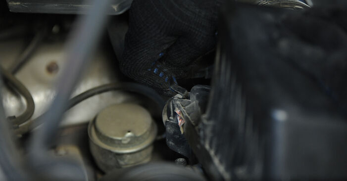 Byt KIA SORENTO Luftfilter – gör det själv med verkstadsmanual