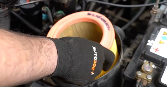 Byt PEUGEOT 306 Luftfilter: guider och videoinstruktioner online