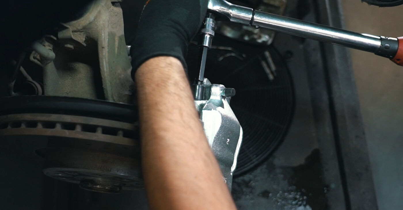 Zweckdienliche Tipps zum Austausch von hinten (links und rechts) Bremssattel