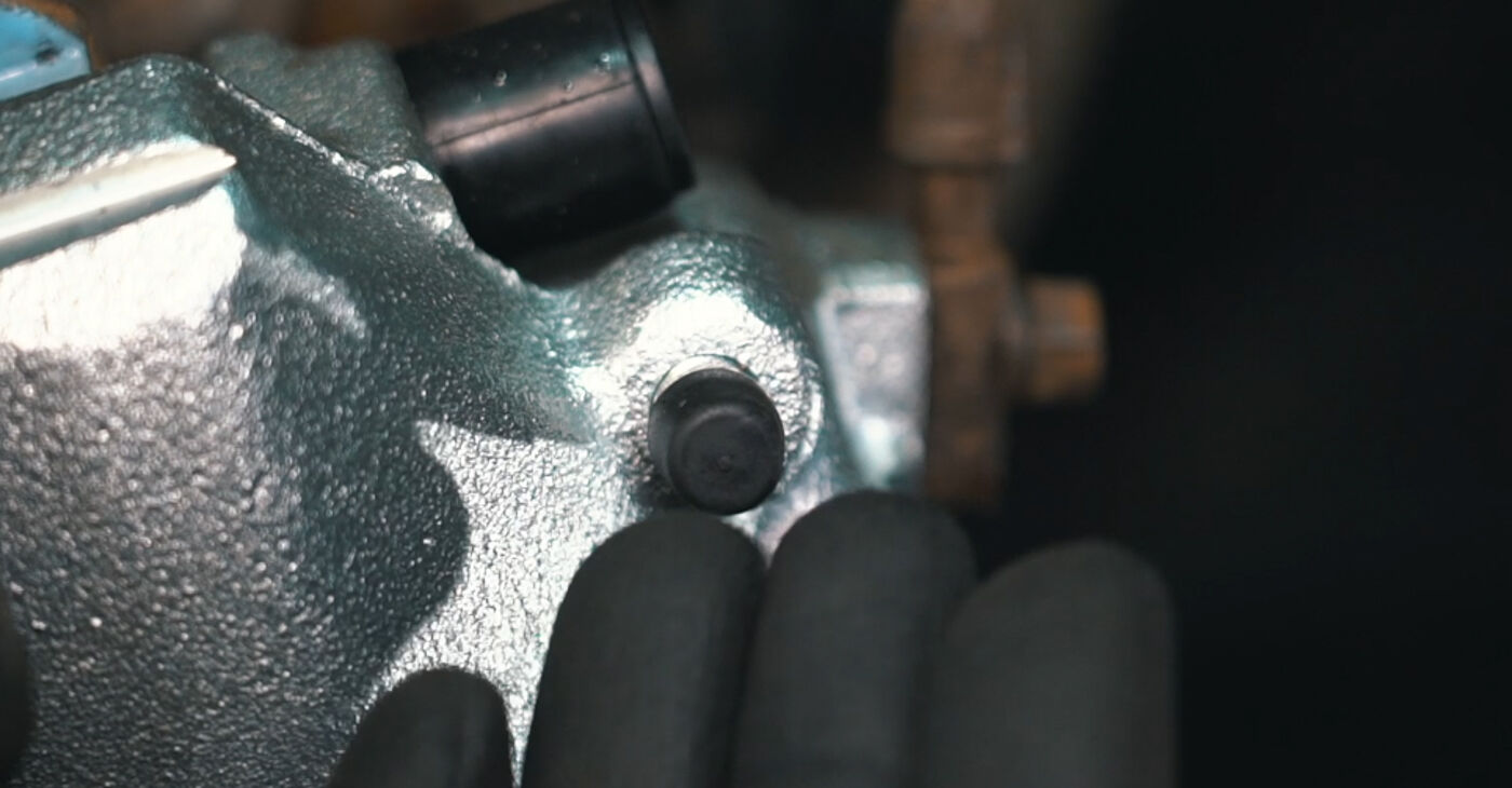 Wie hinten (links und rechts) Bremszange ausbauen - Einfach zu verstehende Anleitungen online