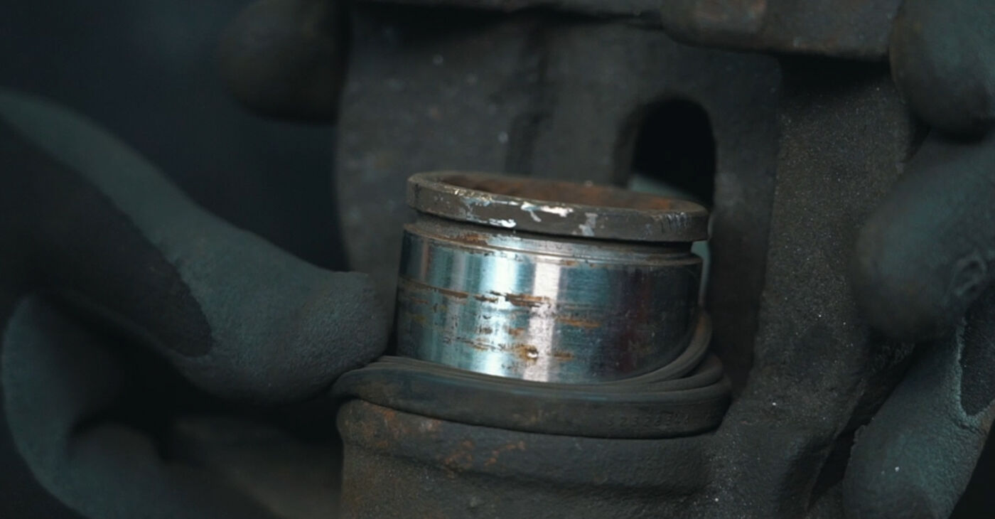 Wie hinten (links und rechts) Bremszange ausbauen - Einfach zu verstehende Anleitungen online