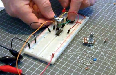 single-oscillator-breadboard