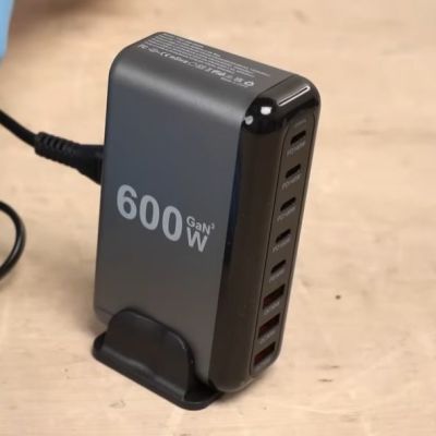 The 600W is not the output rating, despite all appearances. (Credit: Denki Otaku, YouTube)
