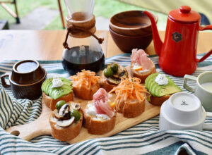 キャンプ用テーブルクロスおすすめ12選|おしゃれな耐熱・撥水タイプも紹介