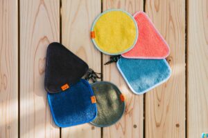 キャンプ用タオルの新定番?CAMP HACK×LUGHのコラボモデルが販売スタート