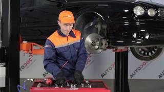 Hur byter man Vipparm motor TOYOTA Yaris Hatchback (_P13_) - steg-för-steg videoinstruktioner