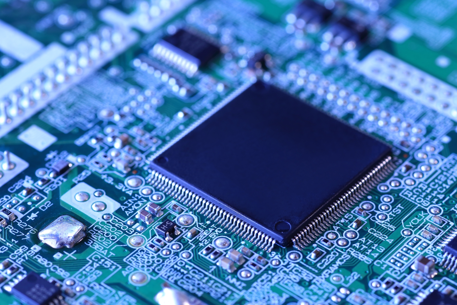 コンピューターの消費電力1000分の1以下に、実現する集積回路の仕組み