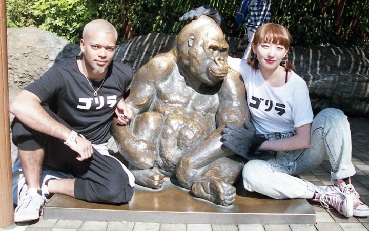 レペゼン地球の紙芝居ラッパー!? 元HAPPY BARTHDAY・あっこゴリラの人気曲をハイレゾ配信!! 独占インタヴュー掲載。