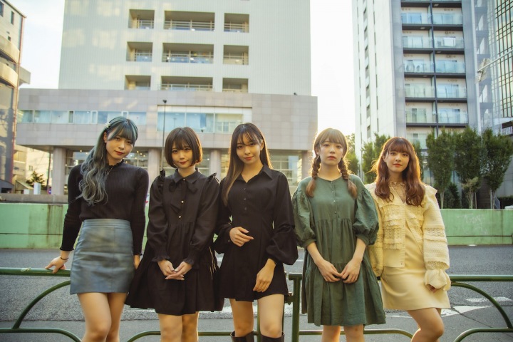 《神宿連載 第17回》彼女たちにとって“アイドル”とは──新アルバム『THE LIFE OF IDOL』