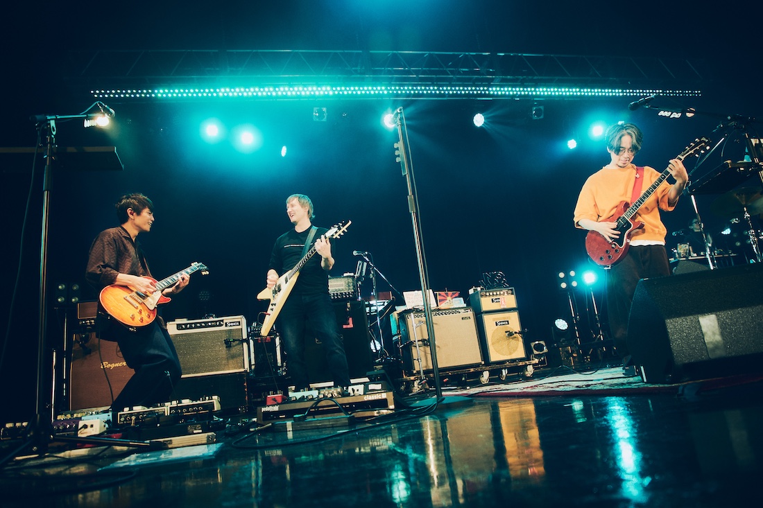 【ライブレポ】アジカンとASH、世代も国境も超え、音楽は鳴り続ける──「"NANO-MUGEN CIRCUIT 2025" ASH×AKG Split tour」