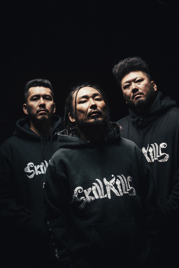 skillkills、ベストアルバムから「Shake」のライヴ映像を公開