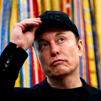 Elon Musk’s Fight With Trump Threatens $48 Billion in Government Contracts
