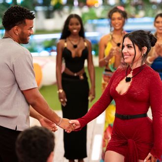 The Obsessive Fans Playing God on Love Island&-and Living for the Crash-Outs