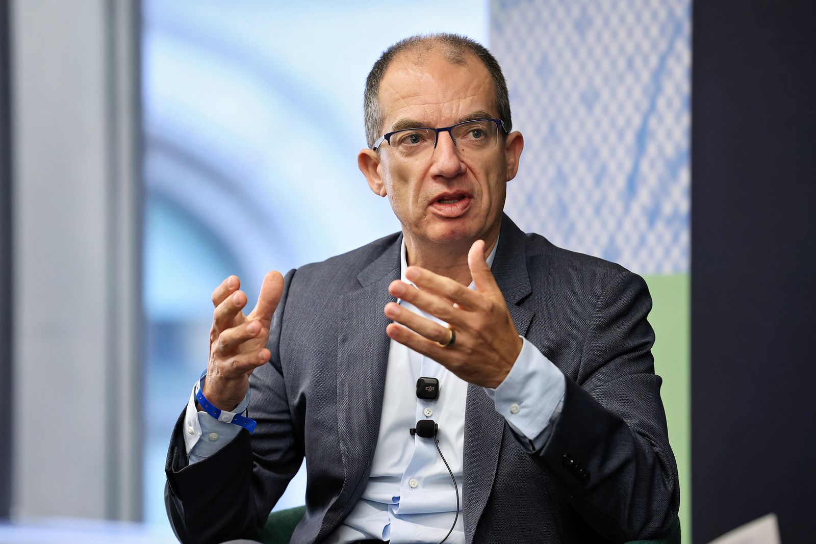 Moderna CEO Responds to RFK Jr.’s Crusade Against the Covid-19 Vaccine