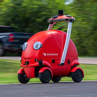 DoorDash’s New Delivery Robot Rolls Out Into the Big, Cruel World