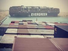 活久见!台湾巨轮堵塞苏伊士运河,海运价又要涨?酒商:抱紧库里的货!