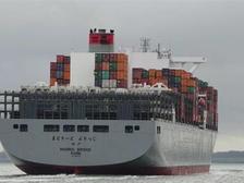 美国海运息:这艘大型集装箱船60个集装箱落水,80个集装箱受损!