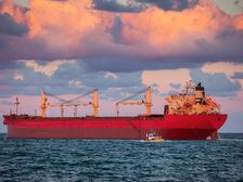 突发!MSC集装箱船在红海被袭!红海航线再添变数?