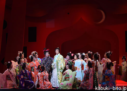 ミュージカル『狸御殿』 中央右から、大地洋輔、尾上松也、土屋佑壱 松也がミュージカル『狸御殿』初日に向けて意気込みを語る