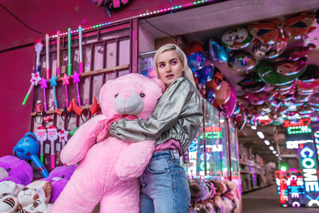 Jarný multikulti fashion editorial z pražskej Sapy
