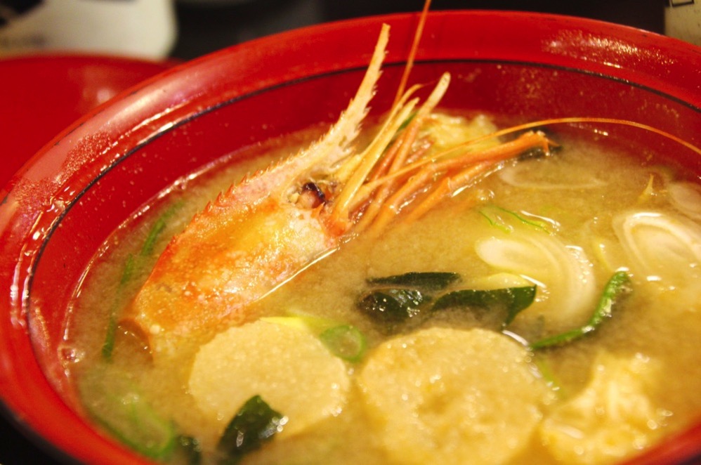 ボタンエビの頭が入った汁